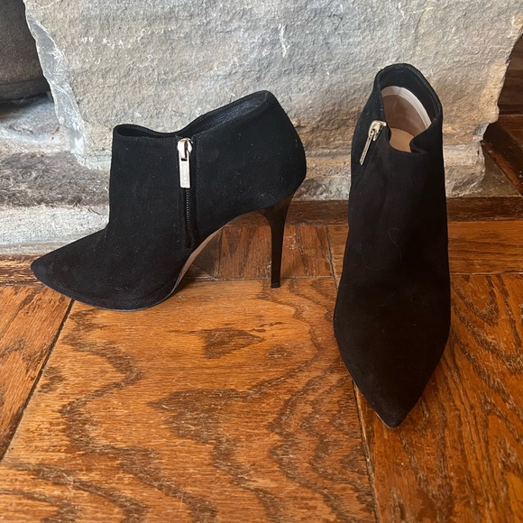 Jimmy Choo, Black Suede Pumps, Size UK 39 😍 - Picture 1 of 5